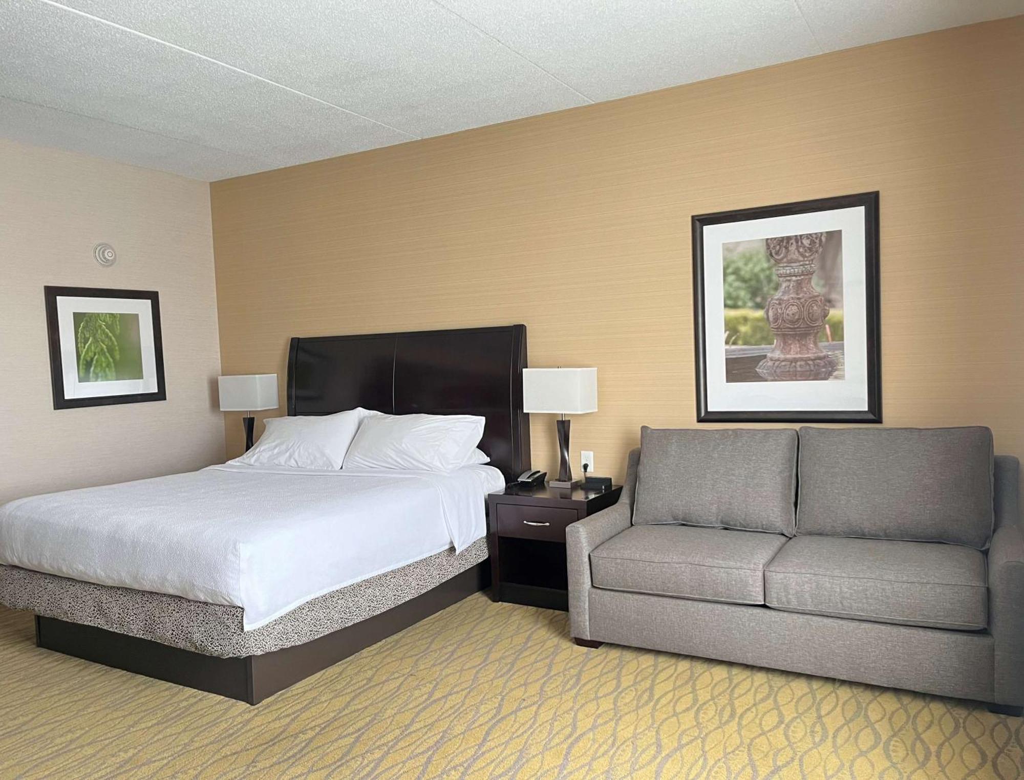 Hilton Garden Inn Indiana At Iup Exteriör bild