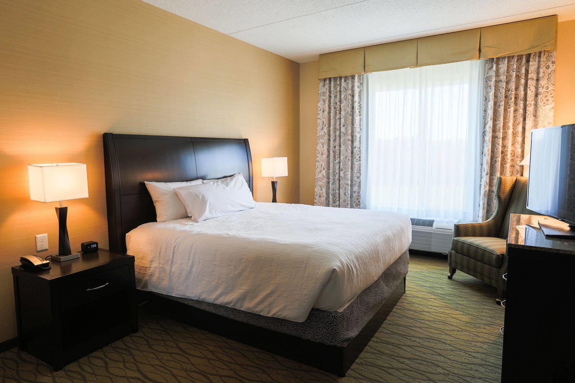 Hilton Garden Inn Indiana At Iup Exteriör bild